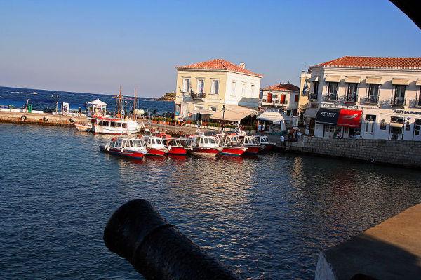 希腊第六十二个岛屿—斯佩察岛Σπέτσες英文SPETSES
